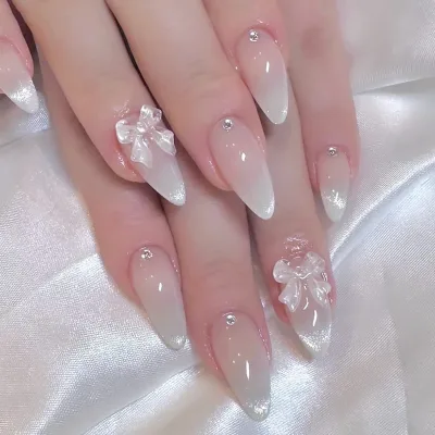 Faux ongles à presser œil de chat, forme amande