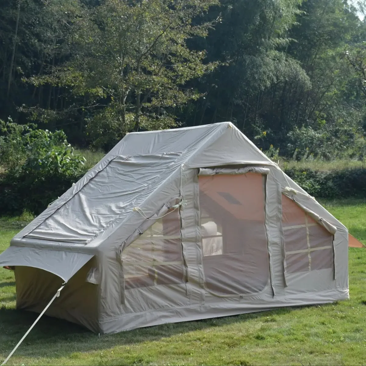 Tente de camping gonflable beige 4 à 6 personnes
